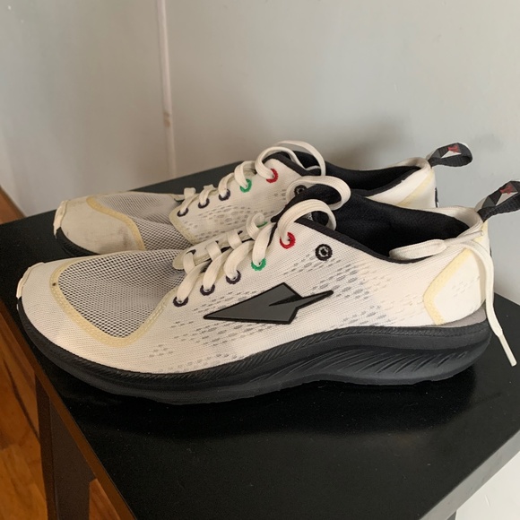 Running shoes - Picture 2 of 3